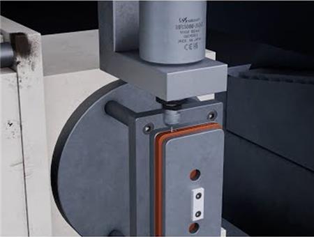 智能手机壳钻孔.jpg 智能手机壳钻孔.jpg