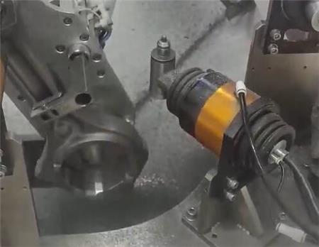 汽车零部件内孔去毛刺.jpg 汽车零部件内孔去毛刺.jpg