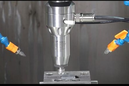 加工中心增速刀柄钻微孔.jpg 加工中心增速刀柄钻微孔.jpg