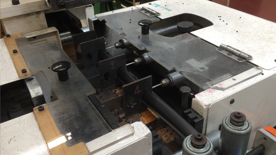 汽车密封条钻孔.png 汽车密封条钻孔.png